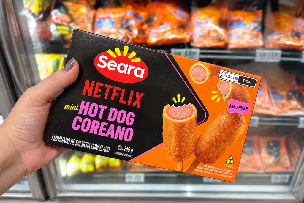 Embalagem do Hot Dog Coreano da Seara encontrada no freezer do mercado.