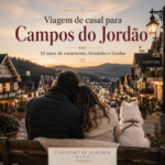 Viagem de casal para Campos do Jordão, com clima romântico, friozinho, fondue e um cachorro Spitz branco.