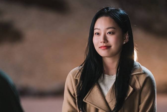 Kang Su-jin em uma cena do dorama Beleza Verdadeira.