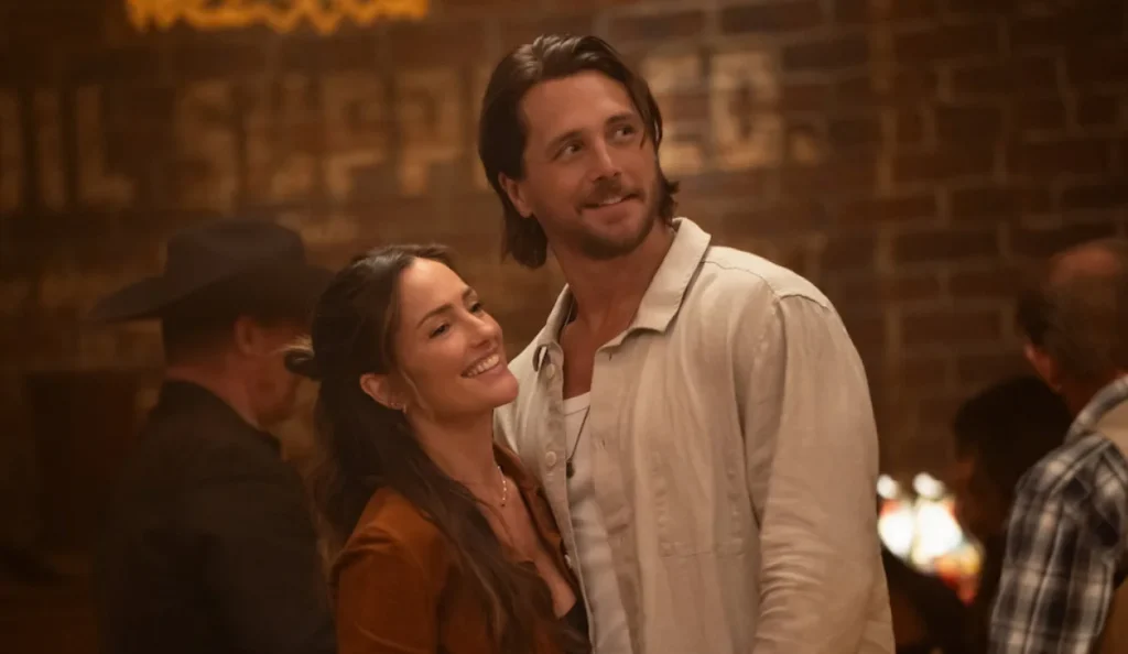Quinn O’Grady, interpretada por Minka Kelly, ao lado de Oliver, vivido por Ben Robson, em Ransom Canyon 2ª temporada.