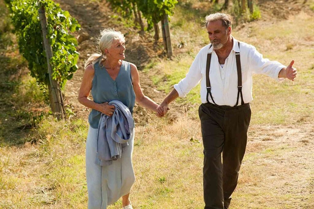 Cena de Cartas para Julieta com Claire e Lorenzo juntos após se reencontrarem na Itália muitos anos depois.