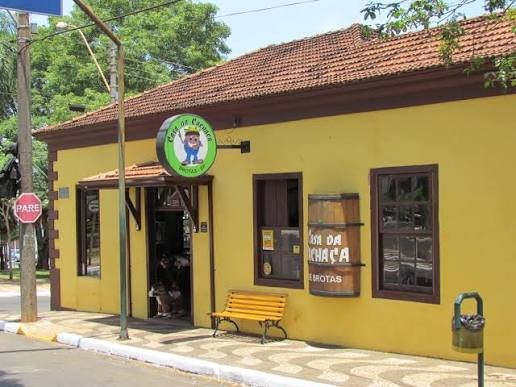 Fachada da Casa da Cachaça, uma das nossas paradas preferidas em Brotas