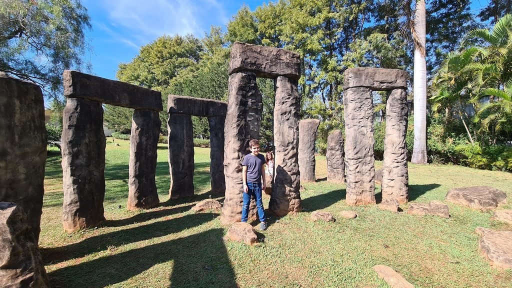 Réplica de Stonehenge no Centro de Estudos do Universo, localizado no complexo do Brotas Eco Hotel Fazenda.